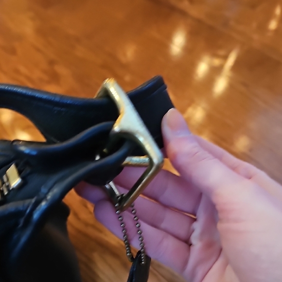 Black Leather Shoulder Bag - Picture 5 of 8